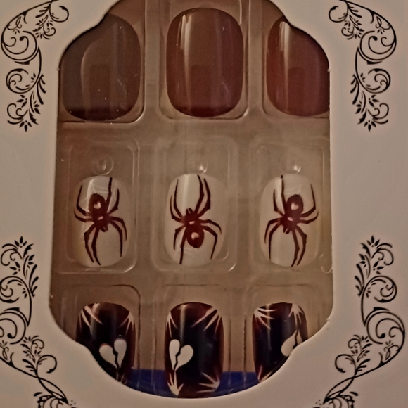 Press On Nails - Picture 1 of 1
